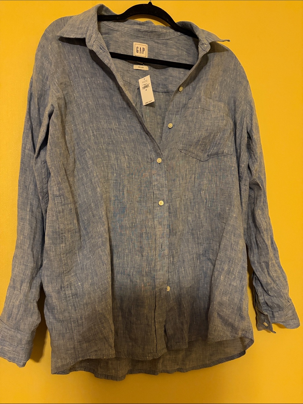 GAP Women’s Light Blue Linen Button-Down Shirt